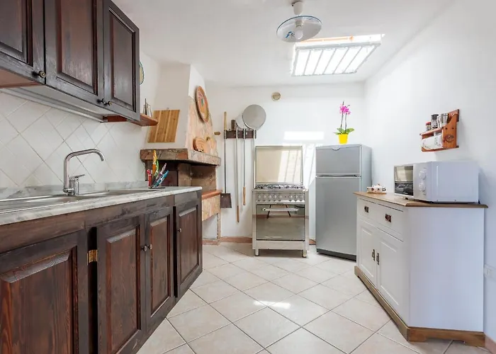 Tiria House - *