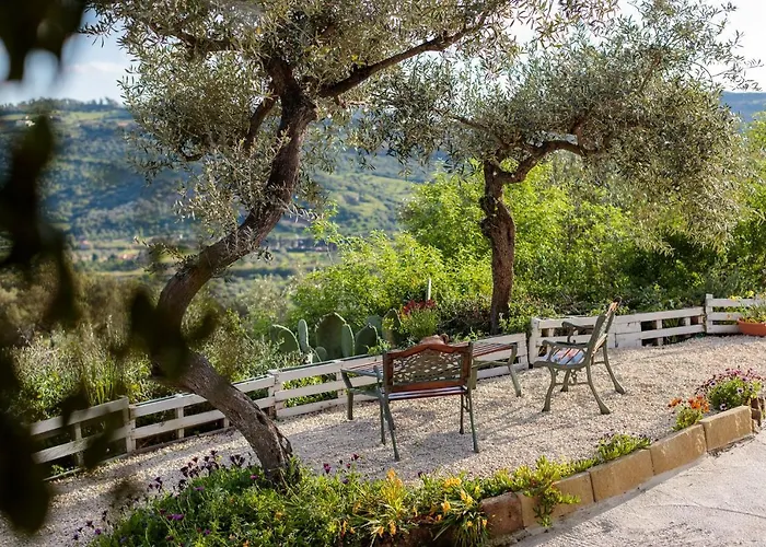 Tiria House - Tatil Evi *